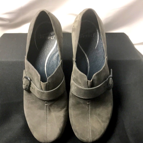 Dansko Shoes - DANSKO WO SIZE 9 (EU40) GRAY SUEDE  LEATHER MULES BUCKLE ACCENT BOLD STITCHING